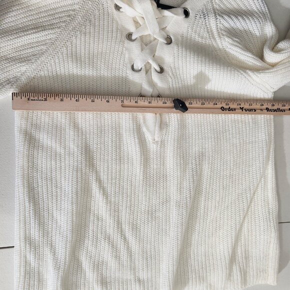 Forever 21 Sweater Womens Medium White Knit Long Sleeve Pullover Grommet Y2K - Picture 8 of 10
